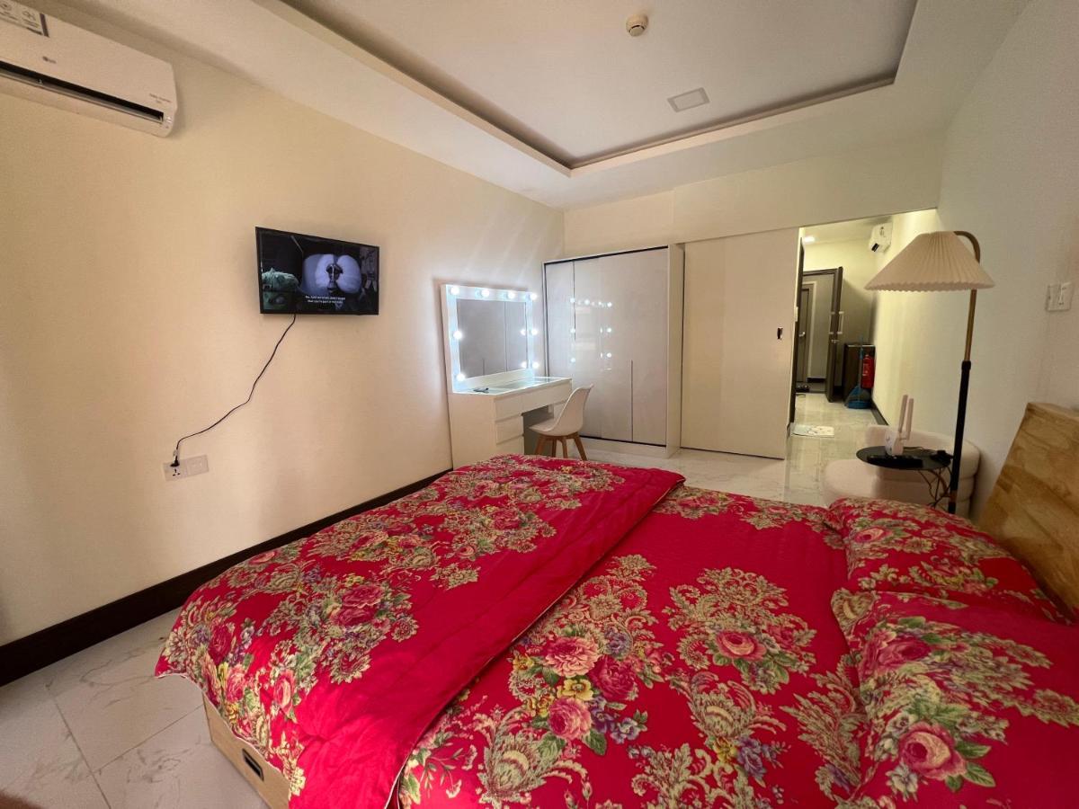 Budget Private Studio With Free Luxurious Pool And Gym By Sym B625 Phnom-Penh Buitenkant foto